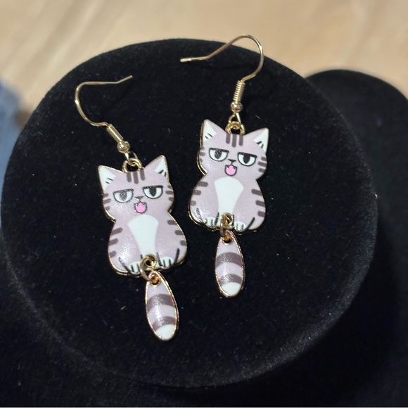 Cute Hungry/Annoyed Tabby Cat with Dangle Tail, Hook Earrings - Cute Kitty Cat - Picture 3 of 10